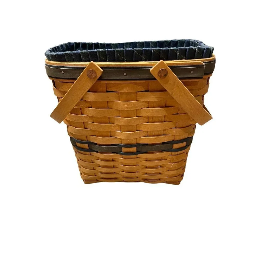Longaberger Collectors Club Membership Basket 2000 with Cloth Insert